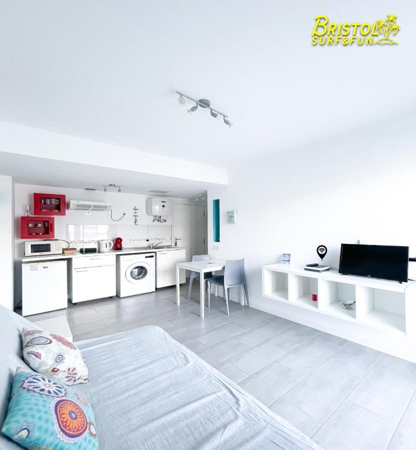 B-Rent Bristol Beach Surf & Fun Corralejo Bagian luar foto