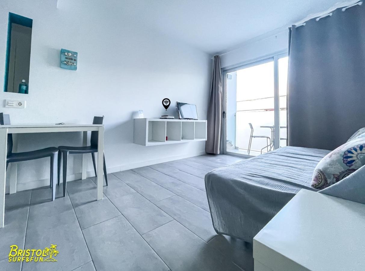 B-Rent Bristol Beach Surf & Fun Corralejo Bagian luar foto